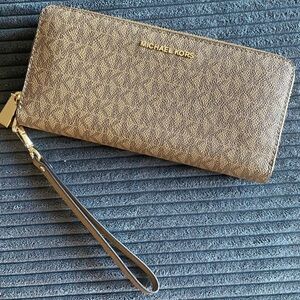 Michael Kors wallet